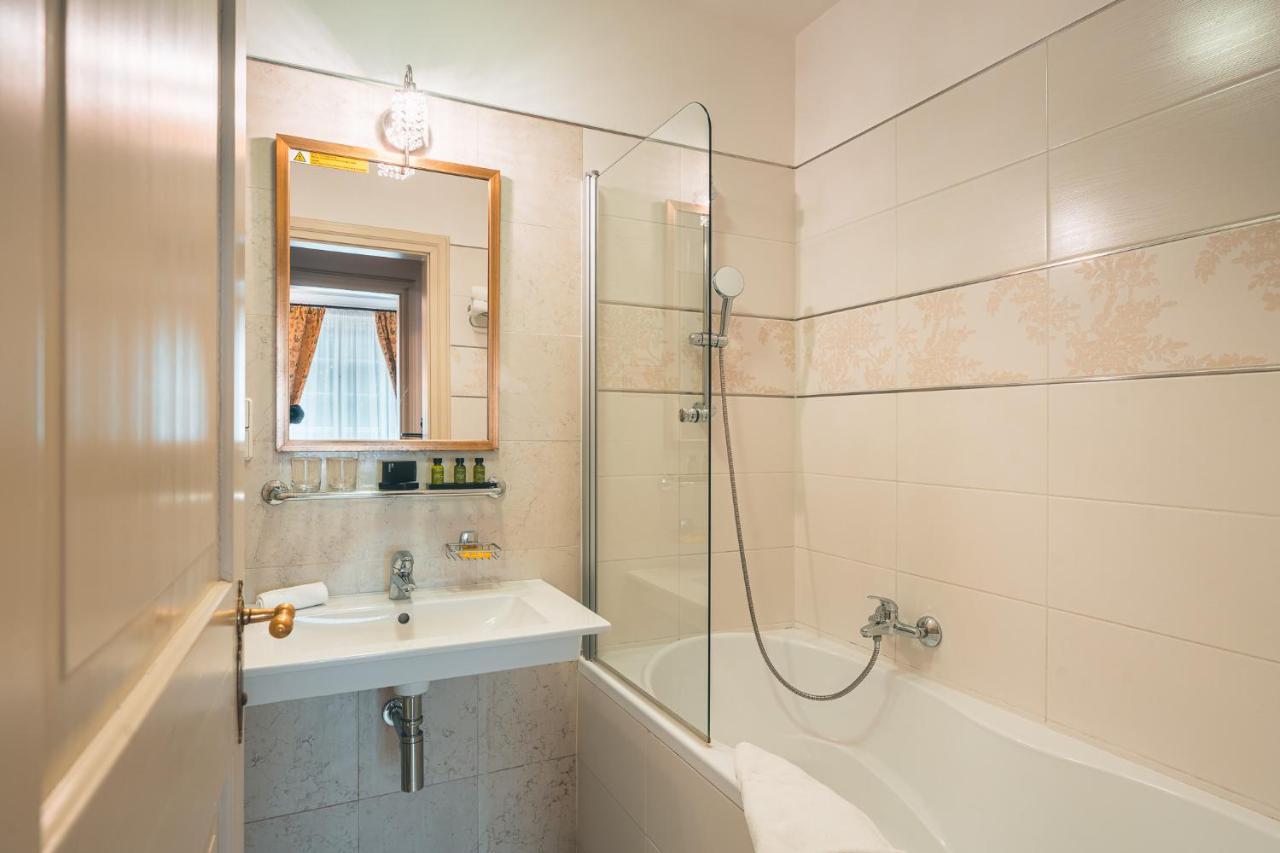 Junior Suite,1498729099:JPEG